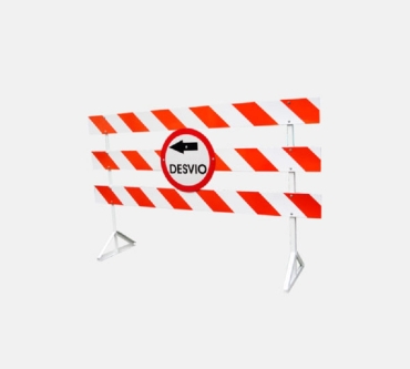 Barricadas-Metálicas-Con-Señal-De-Desvió-central-de-suministrosgs