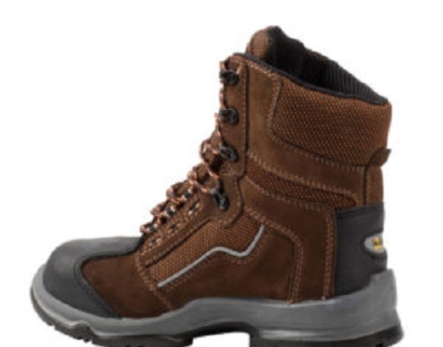 hiker-9779-A4-3704-02